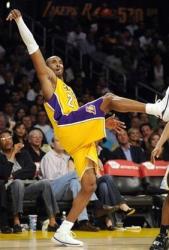 Kobe Bryant styles his three point shot.jpg