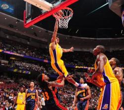 Shannon Brown dunk over Mikki Moore posterized.JPG