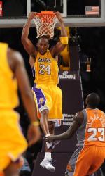 Kobe Bryant reverse dunk against the Suns.JPG