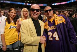 jack nicholson impersonator fullj.getty   pistons laker 11 41 06 pm.jpg