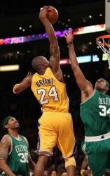 Kobe Bryant goes in for the dunk vs Paul Pierce.JPG
