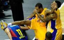 Shannon Brown kung fu drop kick on JC Navarro.JPG