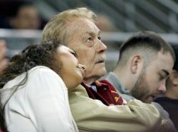 Jerry Buss watches a USC game.JPG