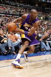 kobe bryant triple threat position fullj.getty 71797704jb008 lakers clips 2 41 03 am.jpg