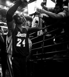 Kobe Bryant Black & White PHoto Saying Goodbye to Fans in Boston.JPG